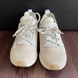 Nike Duel Racer Knit Low Top Running Show